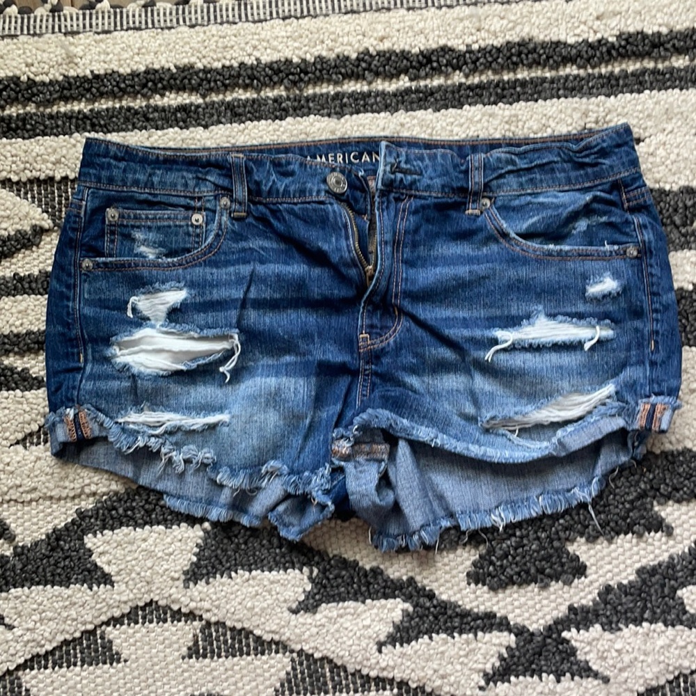 AE TOMGIRL SHORTIE. Size 14
